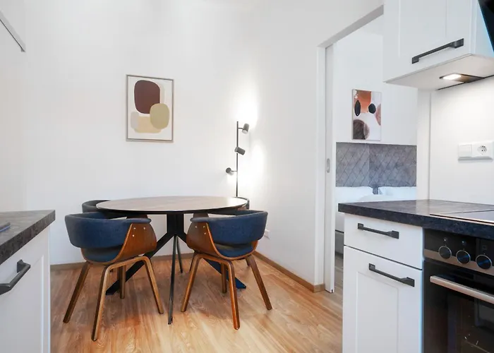 Easy-Flat Hauptplatz - City Center Apartments With A Kitchen