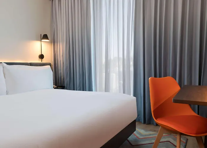Hampton By Hilton Ashford International