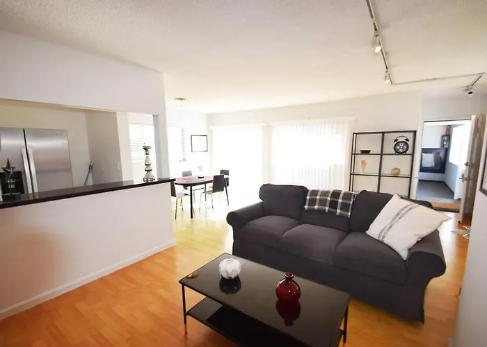 Hollywood Business Apartments