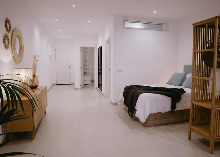 Las Canteras Beach Suites