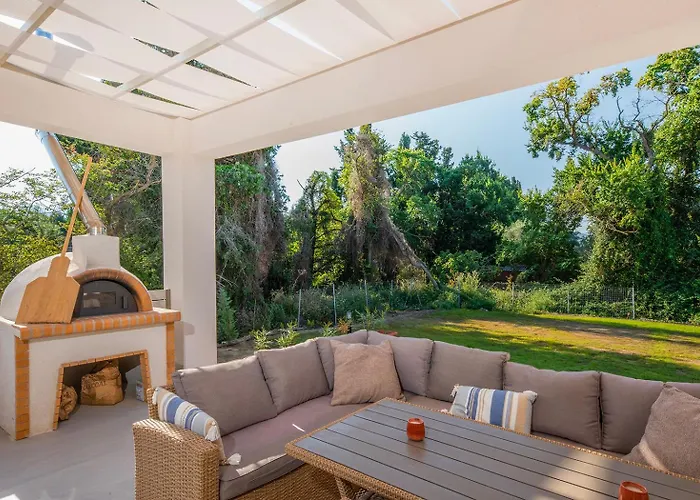Villa Ami, Roda, Corfu: 10 Guests, Heated Pool, Private Mini Golf, Pool Table & More!!