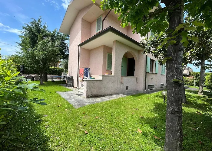 Great Private Villa For Family Beach Holidays And Cultural Outings Near Forte Dei Marmi Recommended