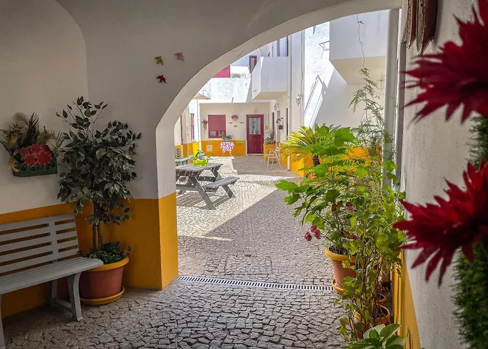 Evora City Break Apartment With Patio In The Historic Centre