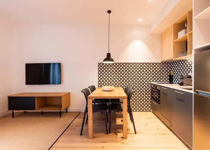 Port Plaza Apartments