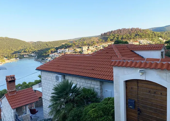 Villa Fjera - Sea View, Hot Tubs, Terrace, Bbq