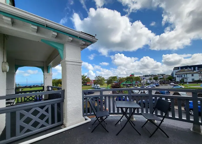 Beach Hotel Torbay B&B