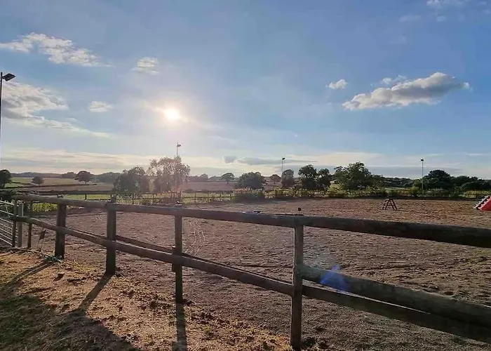Hillfields Farm Barn - A Rural Equestrian Escape