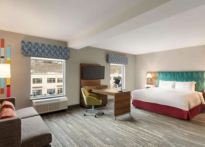 Hampton Inn & Suites Kelowna, British Columbia, Canada