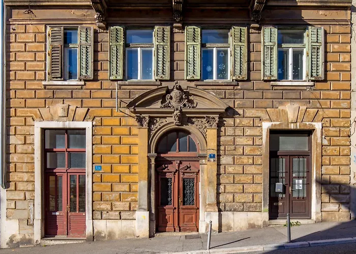 Molo Longo - Central Apartments & Rooms