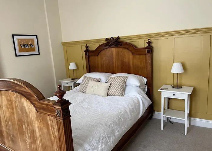 Charming 1 Bed Georgian Apartment