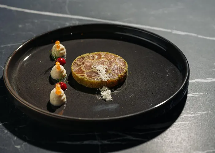 Dam Boutique Hotel & Restaurant