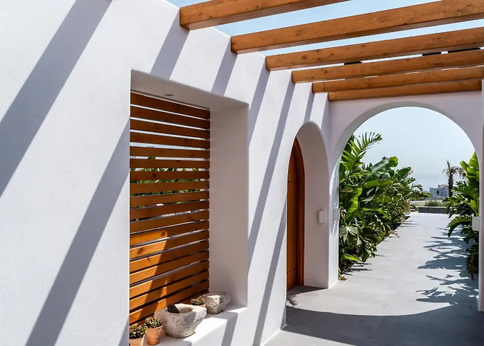 Numa Santorini
