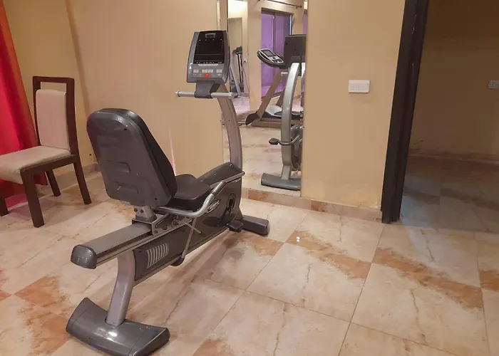 Grand Regent Hotel And Suites