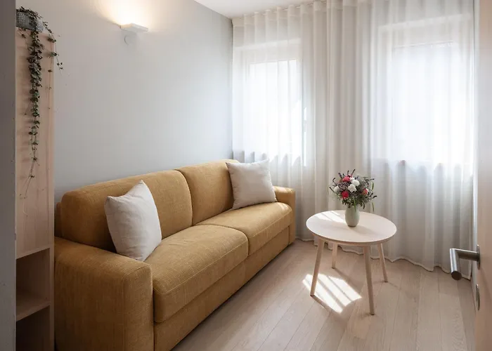 Dianthus Apartment
