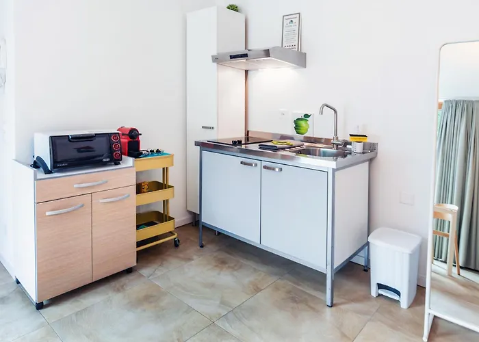 Easyflatvezia, Near Lugano, Free Secure Parking