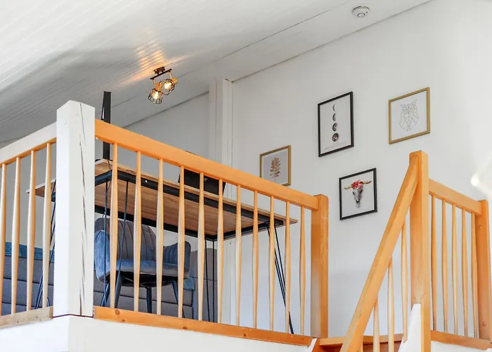 Cruwzo I Maisonette - Netflix - Parking - Near Audi