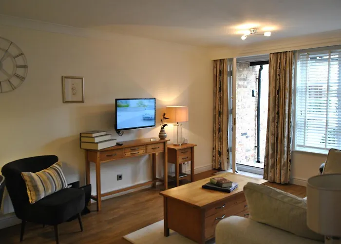 Alexandra Court One Bedroom Central Windsor Flats With Parking