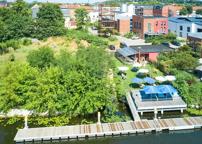 Havelblau Ferienlofts - Stilvoll Wohnen Unmittelbar An Der Havel - Zentral - Kueche - Wlan - Wallbox - Kajaks Und Fahrraeder Vor Ort