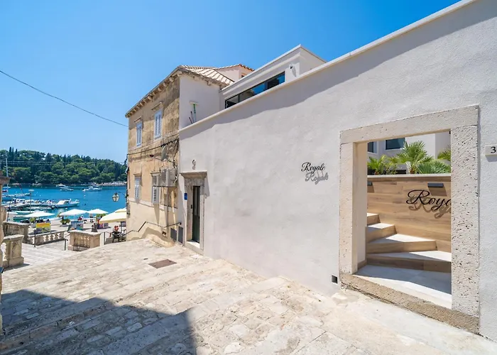 Apartments Villa Royale