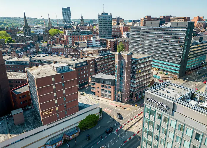123 Queen Street - Home Crowd Luxury Apartments