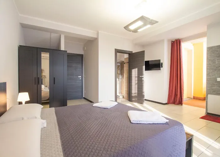 Royal Playa Suite And Apartament -Private Parking- Self Chek Out
