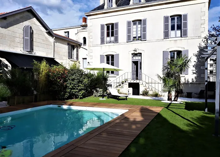 Chambres d'Hôtes Maison La Porte Rouge