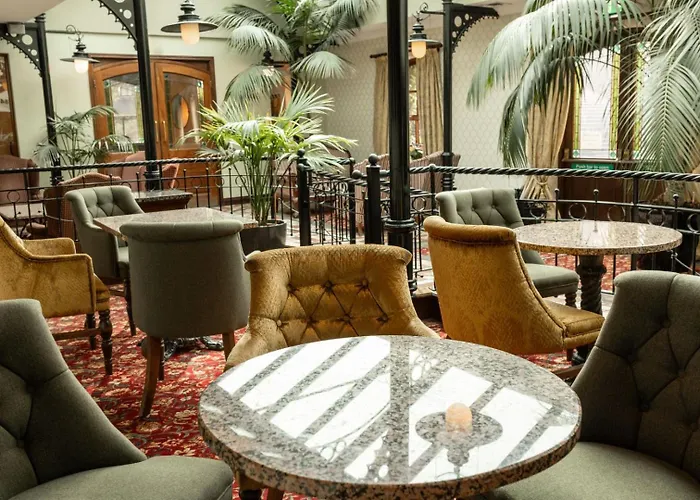 Kee'S Hotel