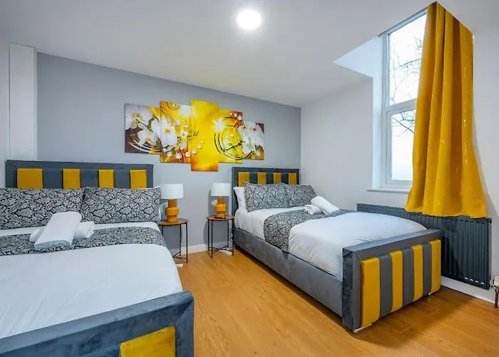 F18Gh - Stylish Home In West Yorkshire For 4
