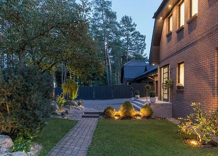 252 M² Luxury 4 Bedroom House In The Pine-Forest