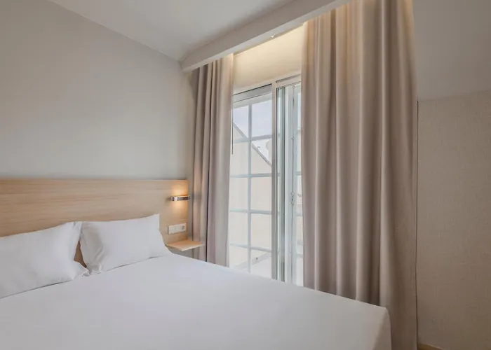 Moov Hotel Porto Centro
