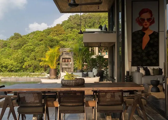 4-Bedrooms Luxury Seaview Villa