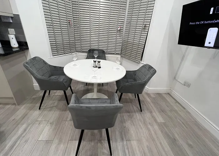 F4 Luxury Stays One Bed Apartment With Parking