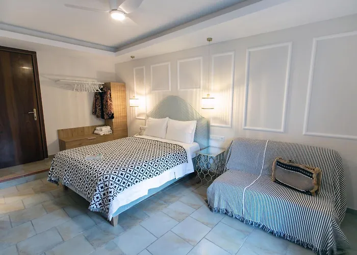 Paradise Hotel