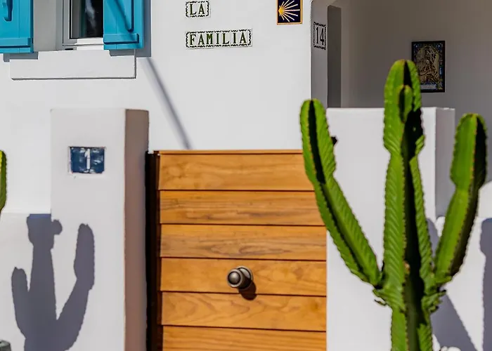 La Familia Beach Houses La Cala