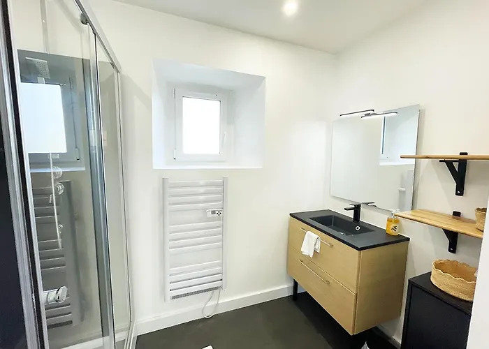 Charmant Appartement Renove Au Coeur De Concarneau