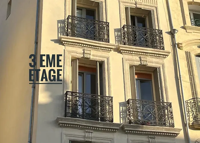 Appartement De Charme Avec Balcon Au Pied Des Commerces