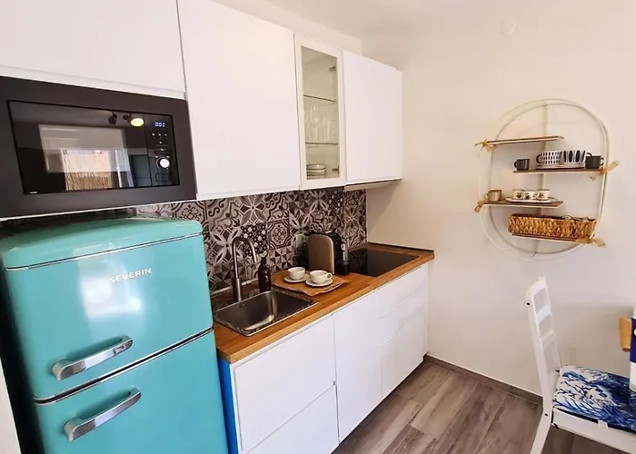 Monolocale Con Giardino Privato, 1 Minuto Dal Mare