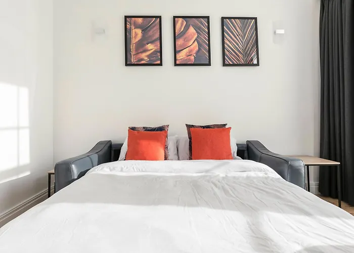 Modern Aptmt, 2 Stops To Central London, Smart Lock, Netflix