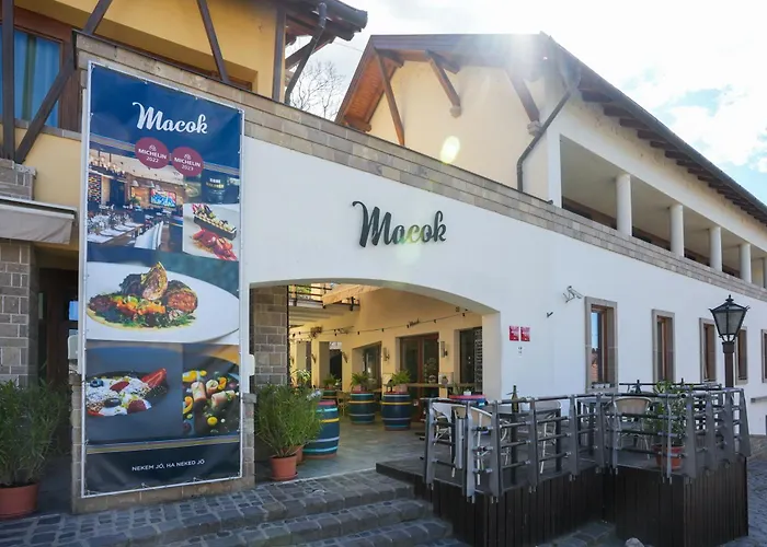 Imola Udvarhaz Dessert Hotel