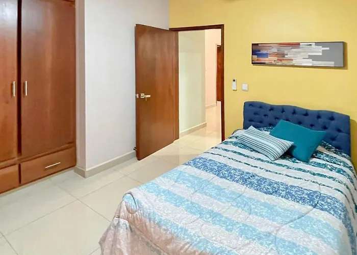 Spacious Downtown Stay 6 Blocks From Malecon