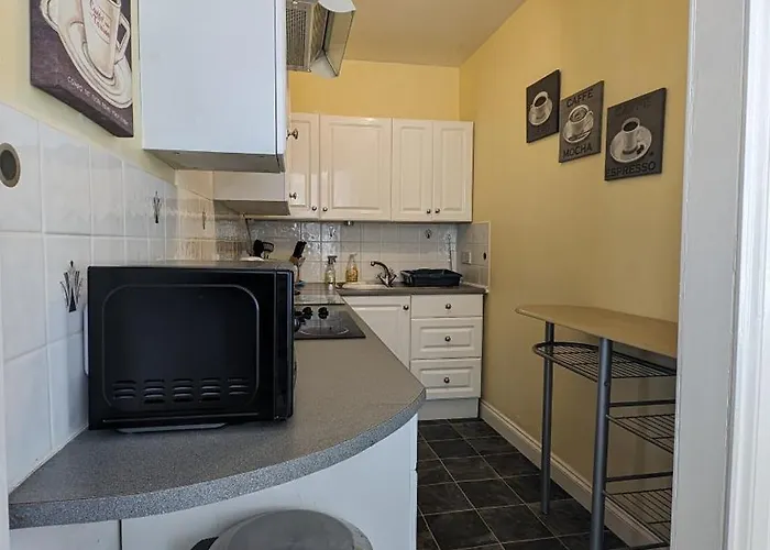 Spacious First Floor Apartment With Gorgeous Sea Views