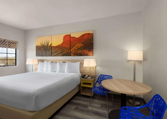 Days Inn & Suites By Wyndham Tucson/Marana