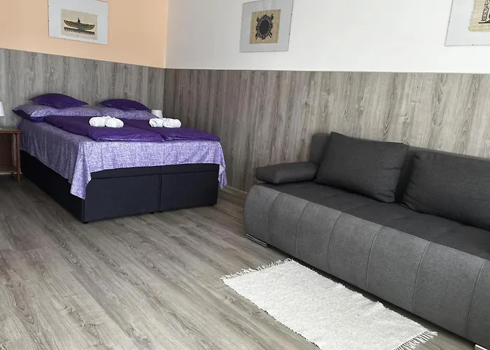 Apartment Revesz
