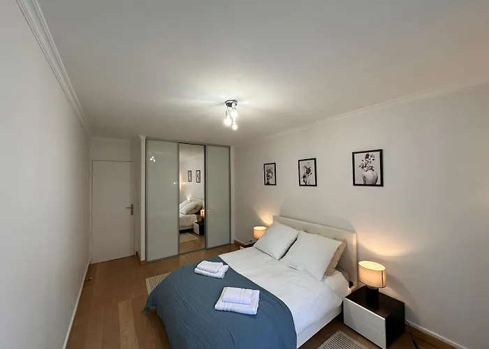 Cosy Apartment At Gates Of Paris