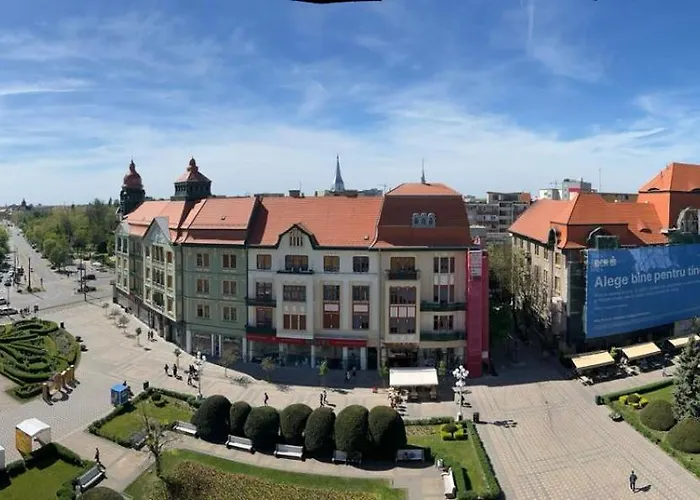 City Center Apartment With Balcony