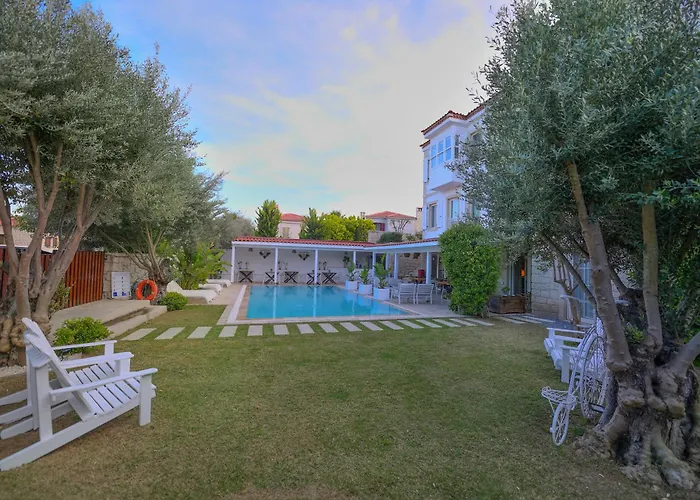 Peremere Alacati Otel