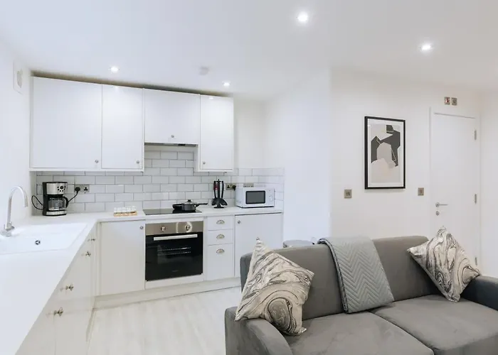 Central Ipswich Modern Budget 1 Bed Apartment