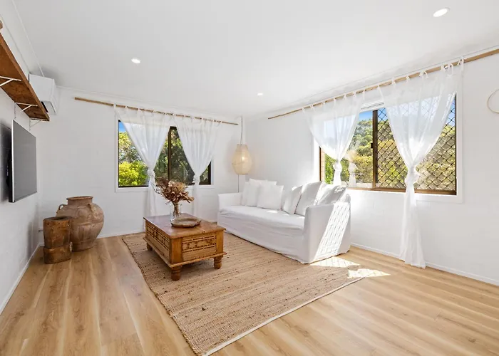 Boho-Style Beach Apartment Kingscliff By Uholiday