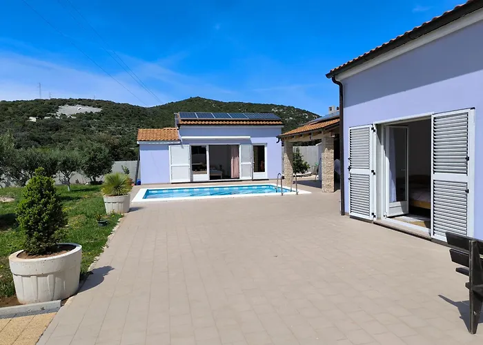 House With Pool