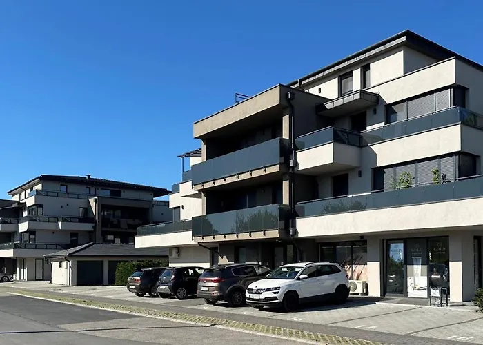Marina Apartment By Dora